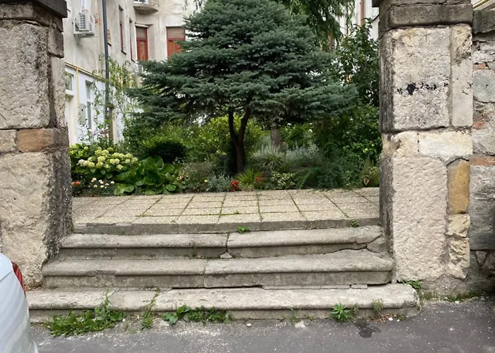 Old Town 1bdr Private Parking ブラチスラヴァ