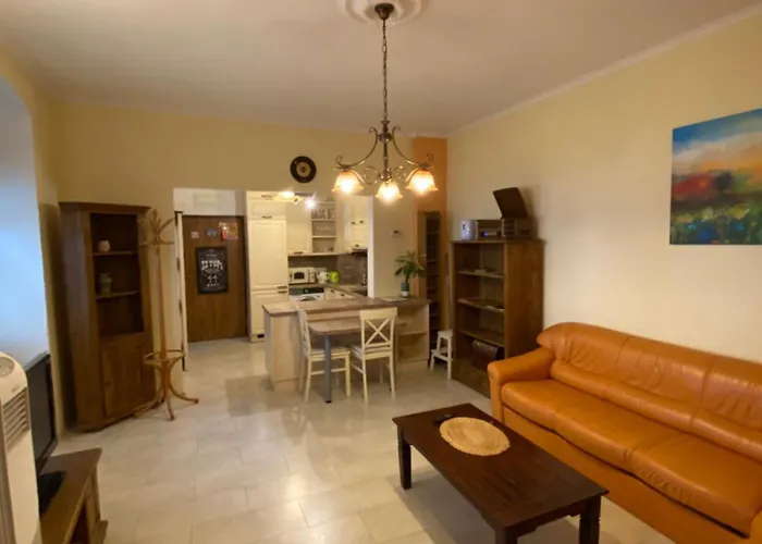 Old Town 1bdr Private Parking